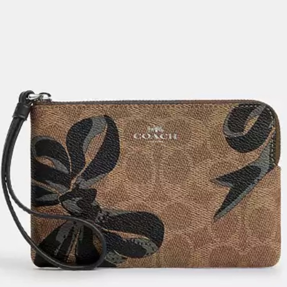Coach Corner Zip Wristlet In Signature Canvass nwt in packaging